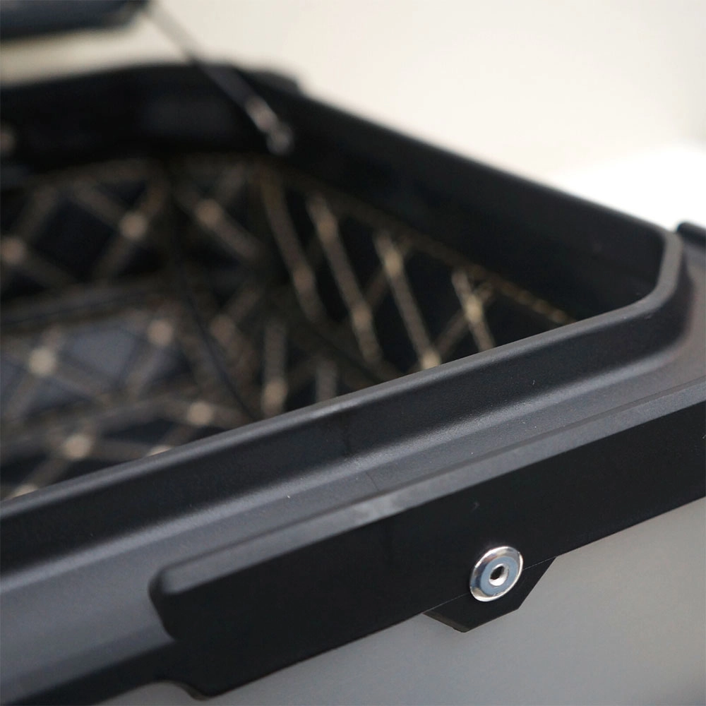 Bau de Moto Traseiro 55 Litros Universal Aluminio Anti-roubo Preto Bau de Moto Traseiro 55 Litros Universal Aluminio Anti-roubo Preto