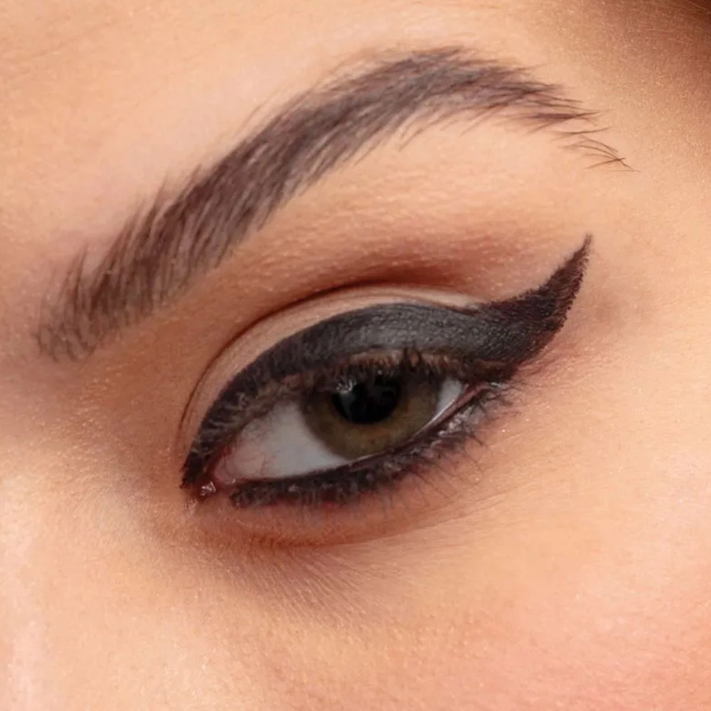 LÁPIS RETRÁTIL EM GEL PRETO Á PROVA D' ÁGUA RUBY KISSES RE01B