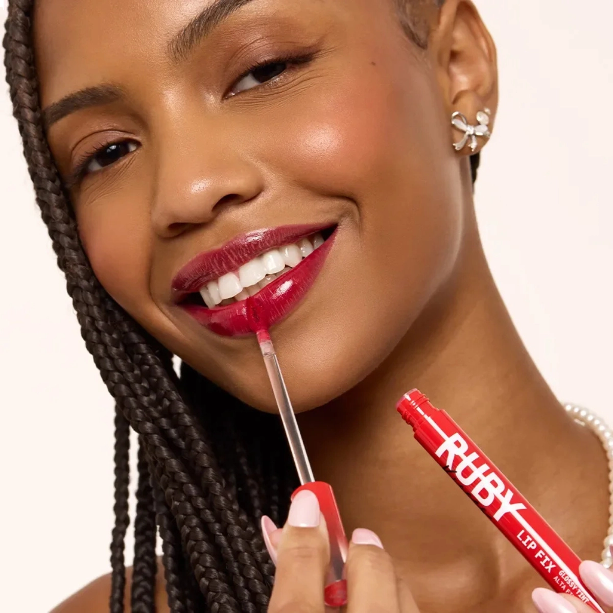 LIP FIX RUBY KISSES GLOSSY TINT ALTA FIXAÇÃO CHERRY