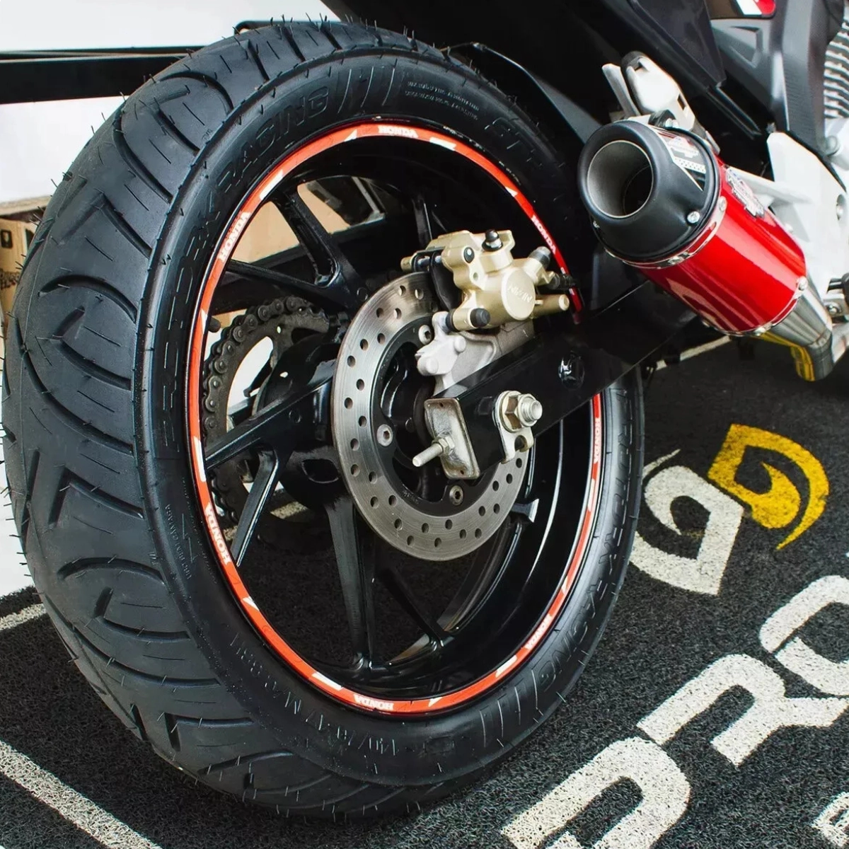 PNEU TRASEIRO 140/70-17 MOTOS CB 250 TWISTER CB300 FAZER 250 PNEU TRASEIRO 140/70-17 MOTOS CB 250 TWISTER CB300 FAZER 250