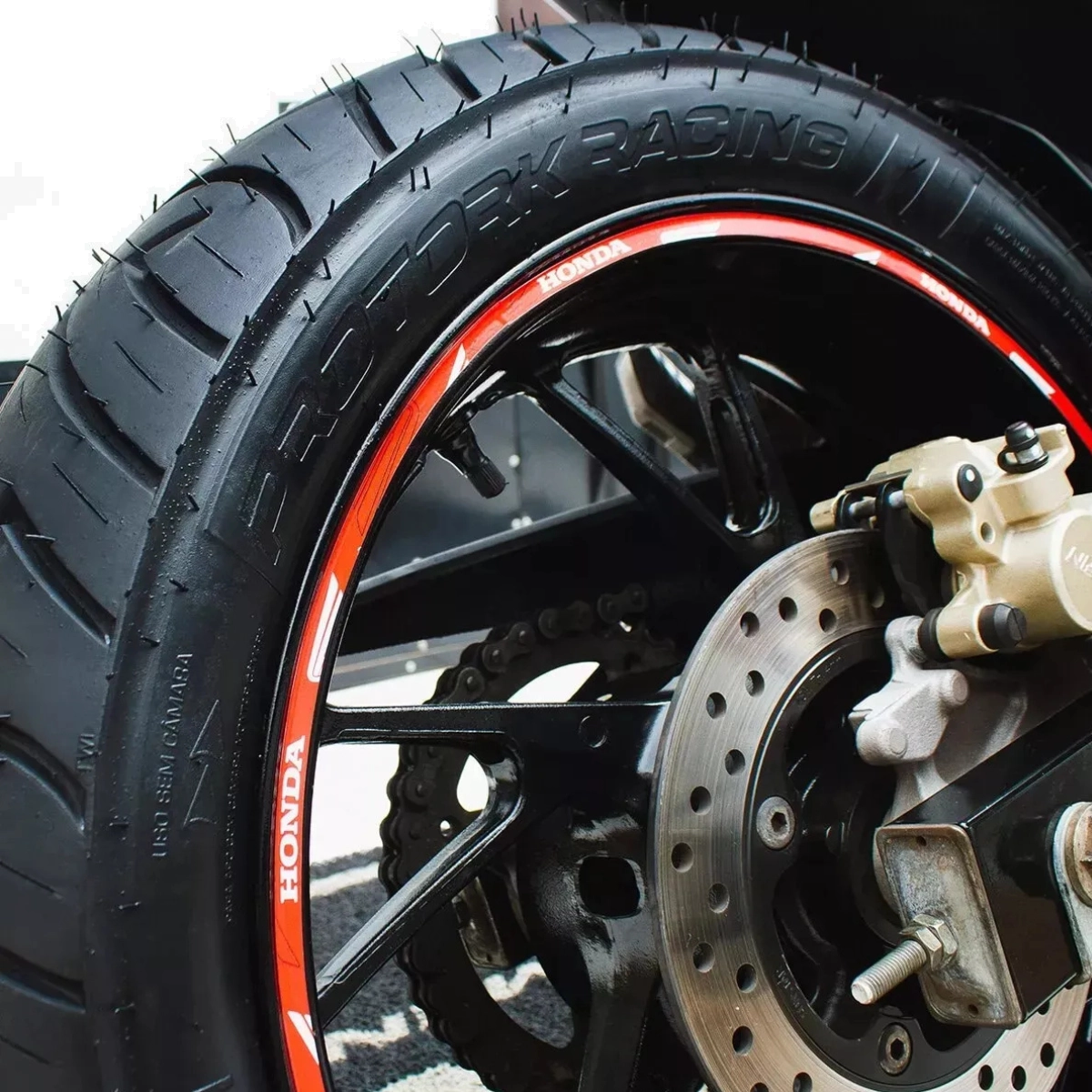 PNEU TRASEIRO 140/70-17 MOTOS CB 250 TWISTER CB300 FAZER 250 PNEU TRASEIRO 140/70-17 MOTOS CB 250 TWISTER CB300 FAZER 250