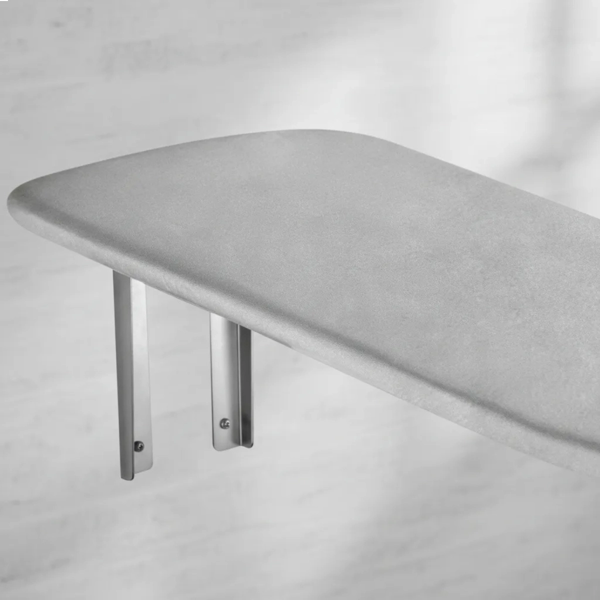 TABUA DE PASSAR ROUPA DOBRAVEL DE PAREDE SCHMITT CINZA 