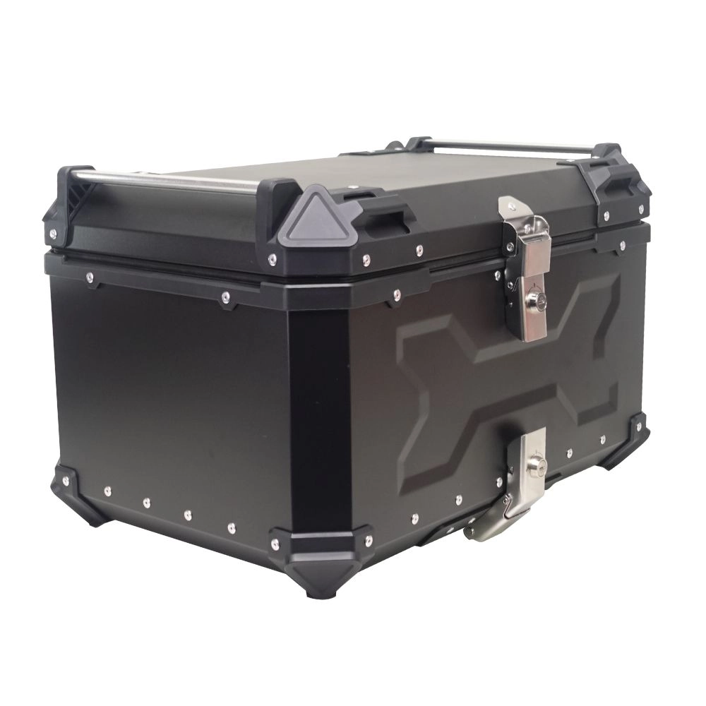 Bau de Moto Traseiro 60 Litros Universal Aluminio Anti-roubo Preto Cabem 2 Capacetes Bau de Moto Traseiro 60 Litros Universal Aluminio Anti-roubo Preto Cabem 2 Capacetes