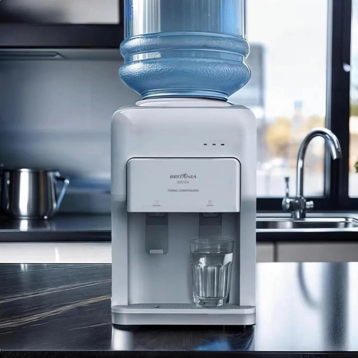 BEBEDOURO BRITÂNIA 20L TURBO REFRIGERAÇAO POR COMPRESSOR BRANCO 127V