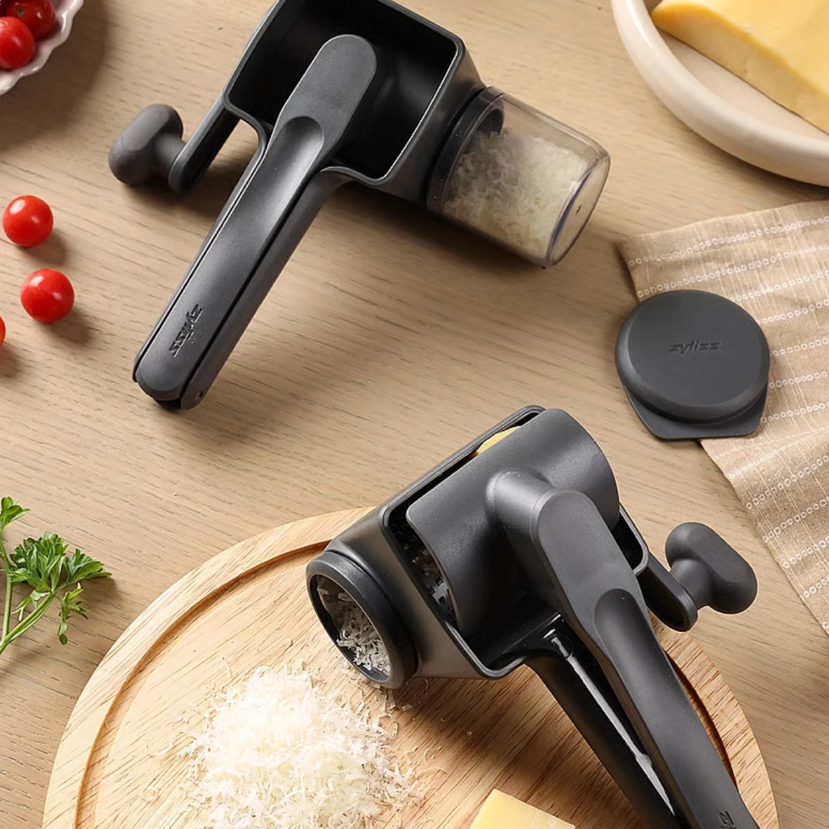 Classic Ralador de Queijo Aco Inox Preto Classic Ralador de Queijo Aco Inox Preto