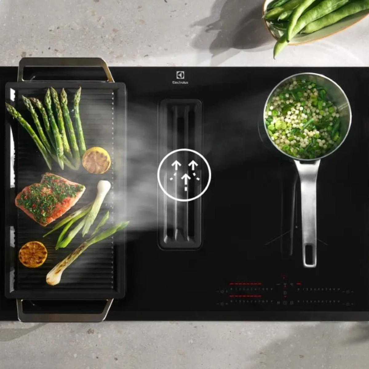 COOKTOP INDUÇÃO 2 EM 1 COM COIFA ELECTROLUX IE8CH PRETO