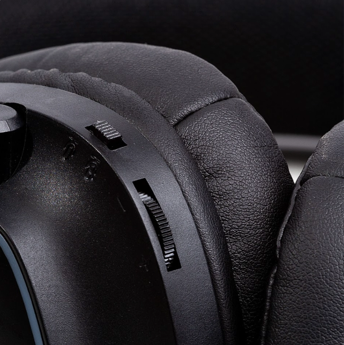 HEADSET GAMER THRUSTHEAR 7.1 USB 2.0 RGB - DAZZ 