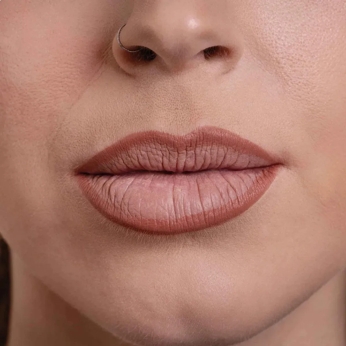 LAPISEIRA LABIAL VOLUME RUBY KISSES BIG E FULL NUDE