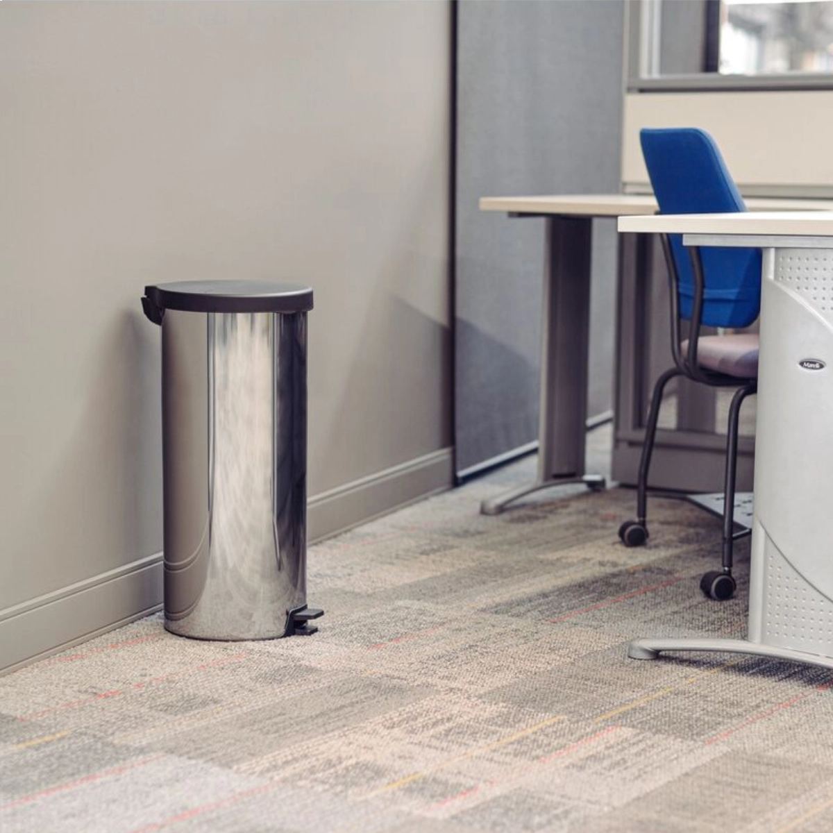 LIXEIRA INOX COM PEDAL NEW 30 LITROS TRAMONTINA