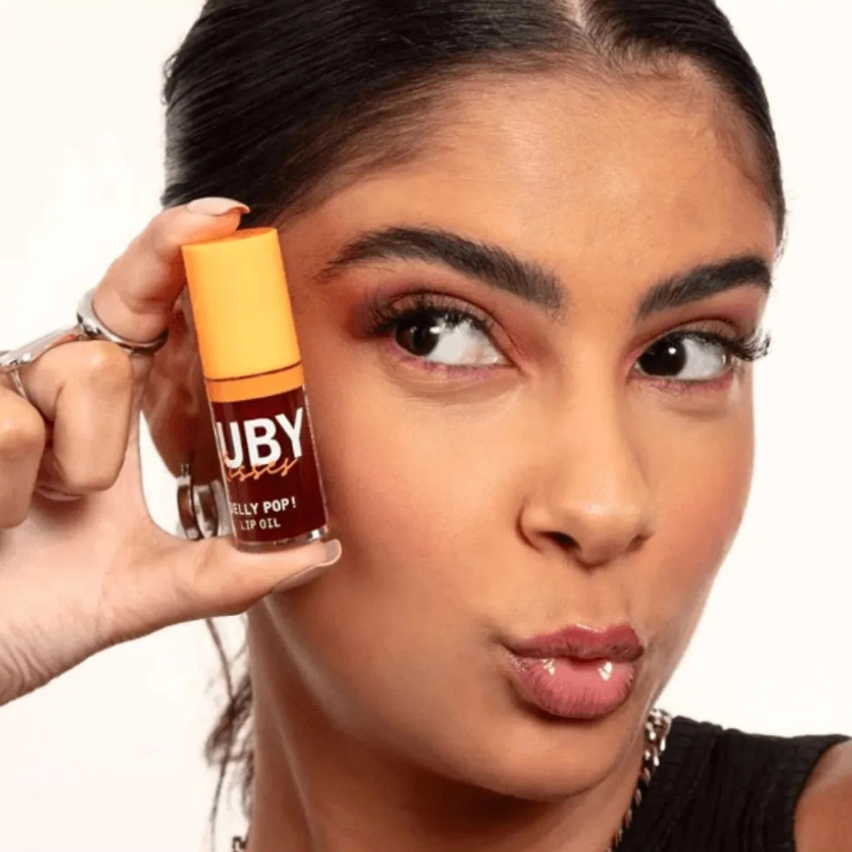 OLEO LABIAL HIDRATANTE JELLY BERRY POP RUBY KISSES COM TEXTURA LEVE