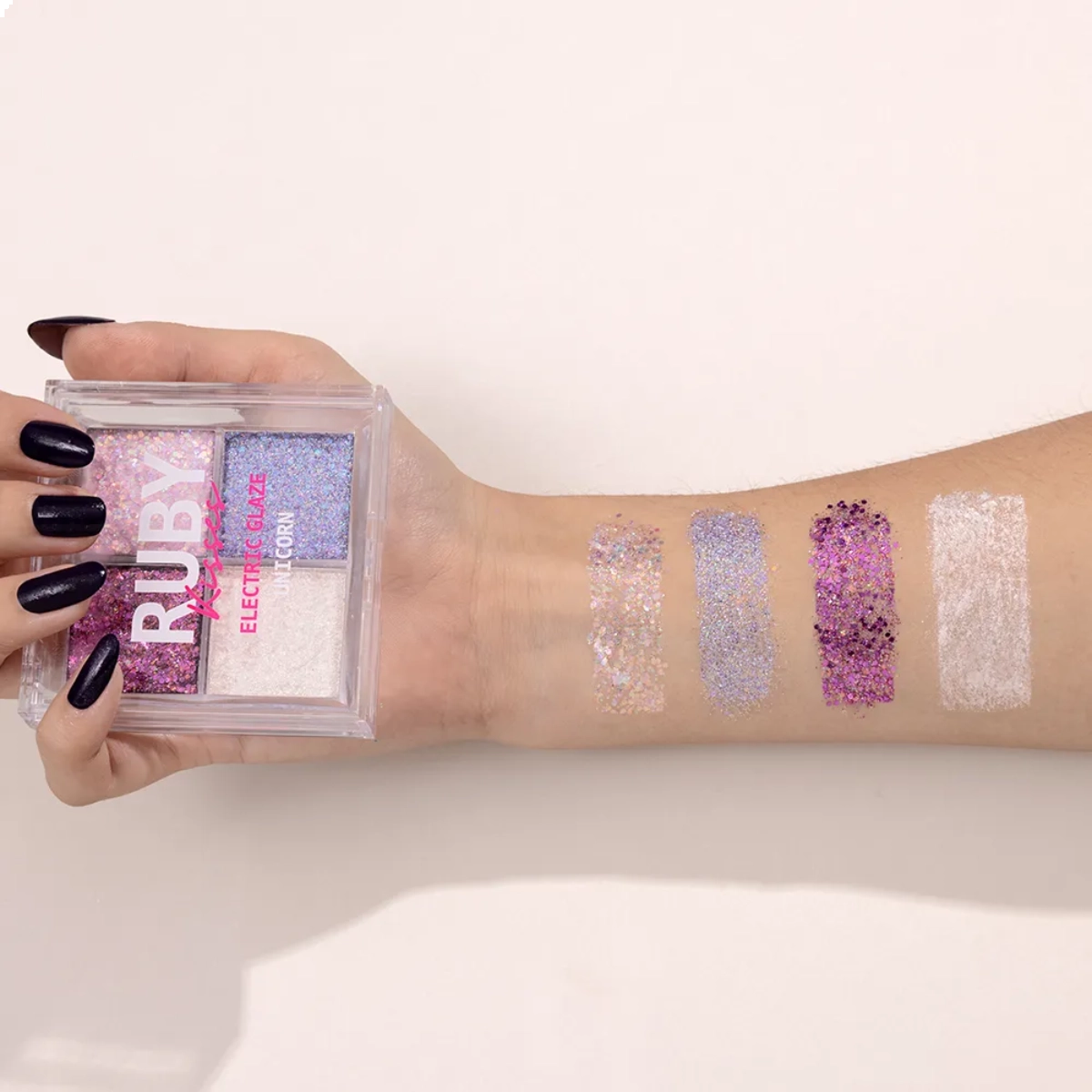 PALETA DE SOMBRAS EYESHADOW GLITTER FUCHSIA RUBY KISSES PALETA DE SOMBRAS EYESHADOW GLITTER FUCHSIA RUBY KISSES
