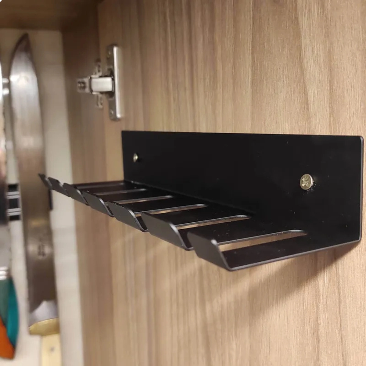 SUPORTE DE PAREDE PARA 6 ESPETOS DE CHURRASCO 26CM SCHMITT PRETO FOSCO