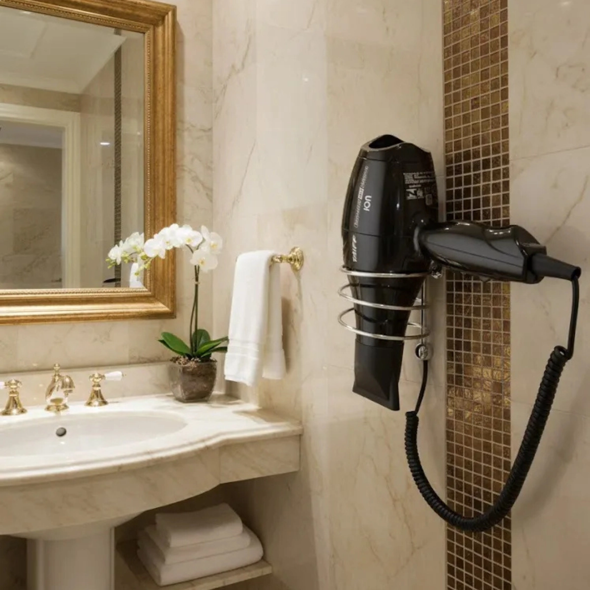 SUPORTE DE PAREDE PARA SECADOR DE CABELOS CROMADO SCHMITT 