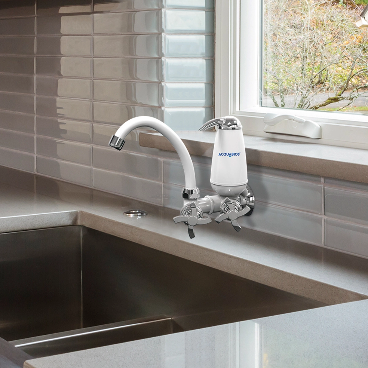 TORNEIRA COM FILTRO BRANCO BICA MÓVEL QUADRISETA 1/4 TORNEIRA COM FILTRO BRANCO BICA MÓVEL QUADRISETA 1/4